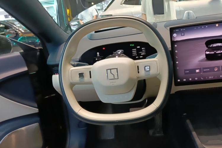 Used Zeekr 007 2025 Long-Range Rear-Wheel-Drive Intelligent Driving Version 100 kWh Steering Wheel
