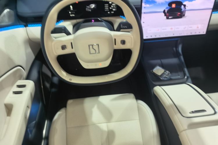 Used Zeekr 007 2025 Long-Range Rear-Wheel-Drive Intelligent Driving Version 100 kWh Steering Wheel