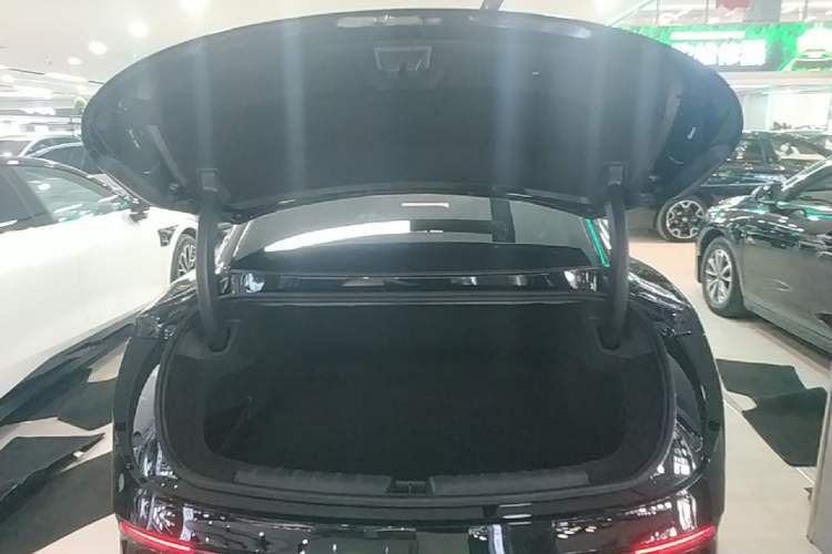 Used Zeekr 007 2025 Long-Range Rear-Wheel-Drive Intelligent Driving Version 100 kWh Trunk