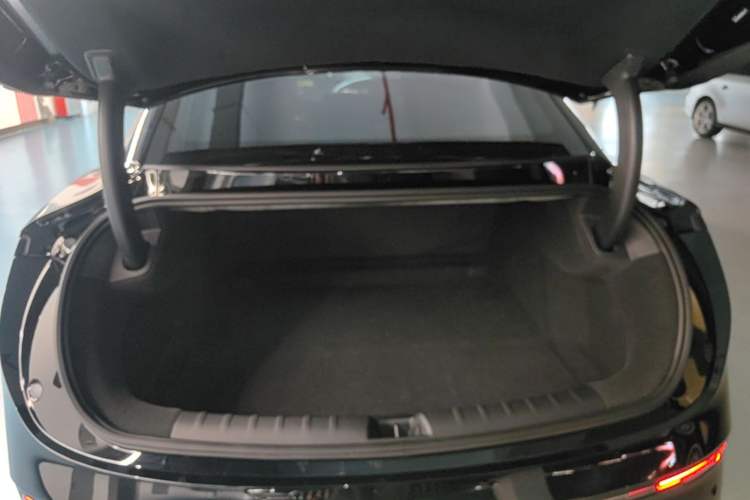 Used Zeekr 007 2025 Long-Range Rear-Wheel-Drive Intelligent Driving Version 100 kWh Trunk