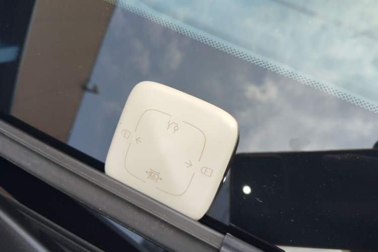 Used Zeekr 007 2025 Long-Range Rear-Wheel-Drive Intelligent Driving Version 100 kWh Vehicle Key
