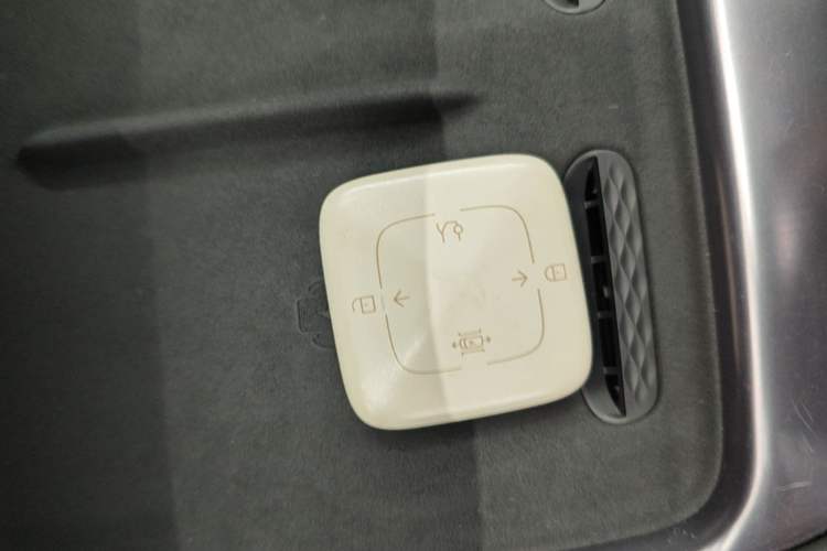 Used Zeekr 007 2025 Long-Range Rear-Wheel-Drive Intelligent Driving Version 100 kWh Vehicle Key