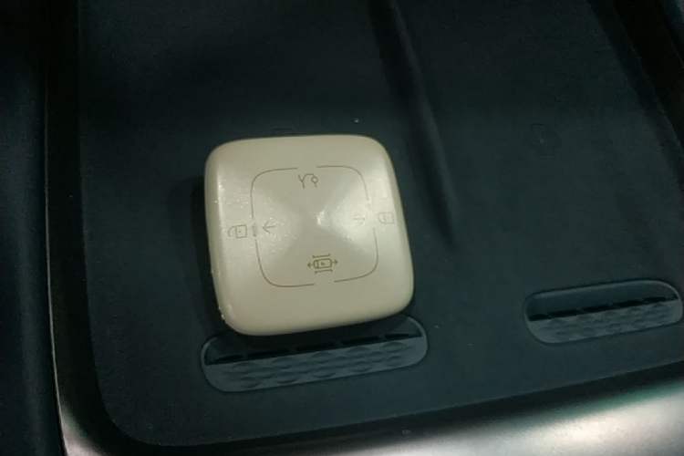 Used Zeekr 007 2025 Long-Range Rear-Wheel-Drive Intelligent Driving Version 100 kWh Vehicle Key
