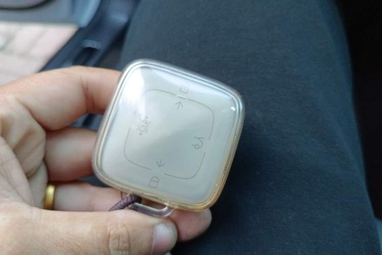 Used Zeekr 007 2025 Long-Range All-Wheel-Drive Intelligent Driving Version 100 kWh Vehicle Key