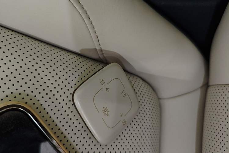 Used Zeekr 007 2025 Long-Range Rear-Wheel-Drive Intelligent Driving Version 100 kWh Vehicle Key