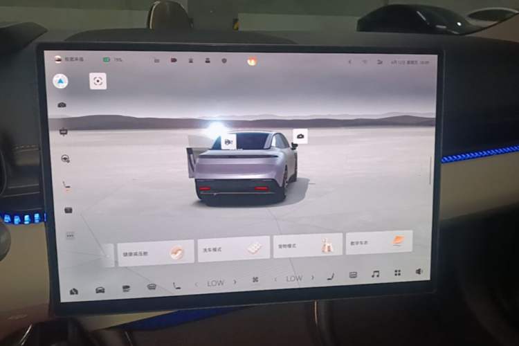 Used Zeekr 007 2025 Long-Range Rear-Wheel-Drive Intelligent Driving Version 100 kWh Audio And AC Panel