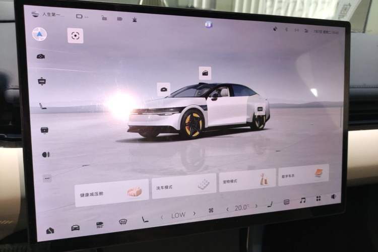 Used Zeekr 007 2025 Rear-Drive Intelligent Driving Version 75 kWh Audio And AC Panel