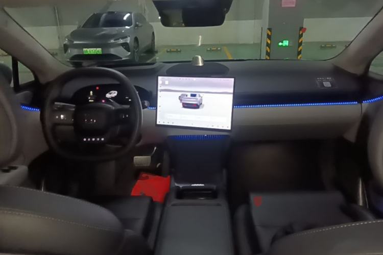 Used Zeekr 007 2025 Long-Range Rear-Wheel-Drive Intelligent Driving Version 100 kWh Center Console