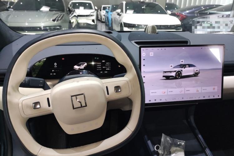 Used Zeekr 007 2025 Rear-Drive Intelligent Driving Version 75 kWh Center Console