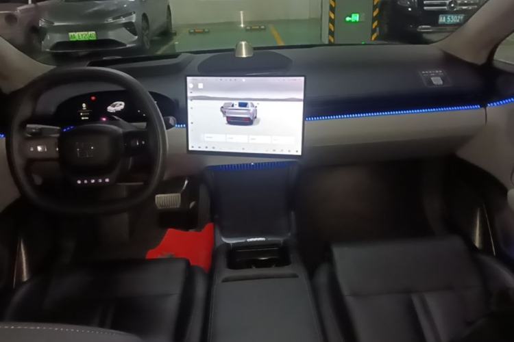 Used Zeekr 007 2025 Long-Range Rear-Wheel-Drive Intelligent Driving Version 100 kWh Center Console