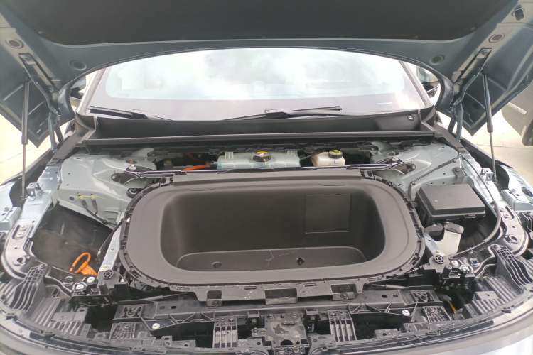 Used Zeekr 007 2025 Long-Range Rear-Wheel-Drive Intelligent Driving Version 100 kWh Engine Bay