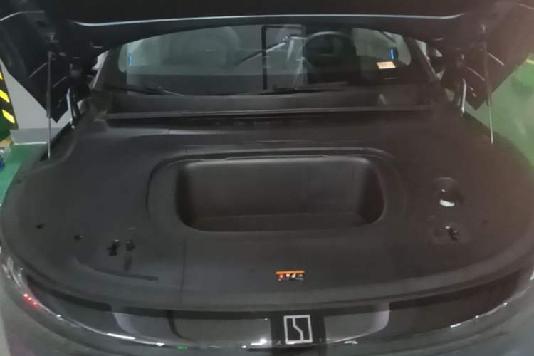 Used Zeekr 007 2025 Long-Range Rear-Wheel-Drive Intelligent Driving Version 100 kWh Engine Bay