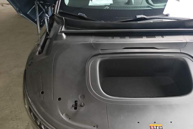 Used Zeekr 007 2025 Long-Range Rear-Wheel-Drive Intelligent Driving Version 100 kWh Engine Bay Right