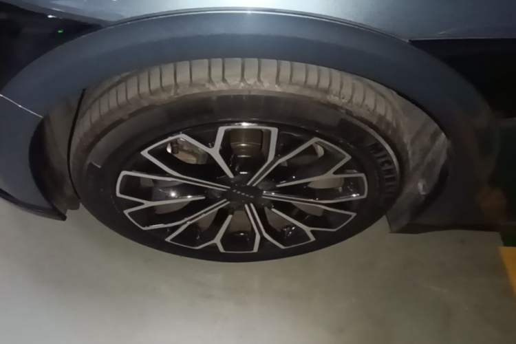 Used Zeekr 007 2025 Long-Range Rear-Wheel-Drive Intelligent Driving Version 100 kWh Exterior 4
