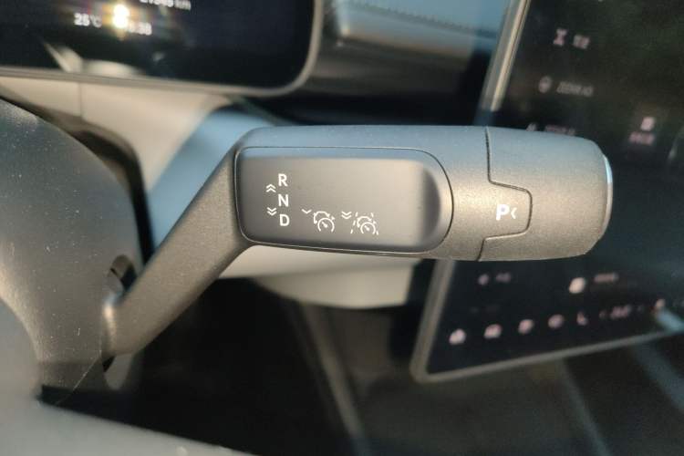 Used Zeekr 007 2025 Rear-Drive Intelligent Driving Version 75 kWh Gear Lever