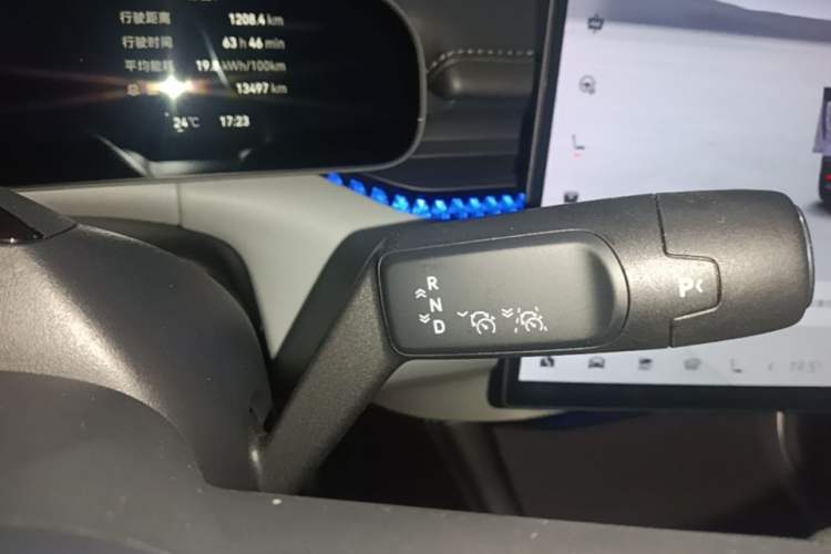 Used Zeekr 007 2025 Long-Range Rear-Wheel-Drive Intelligent Driving Version 100 kWh Gear Lever