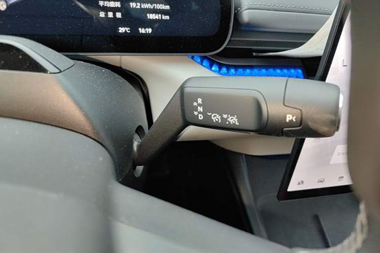 Used Zeekr 007 2025 Long-Range Rear-Wheel-Drive Intelligent Driving Version 100 kWh Gear Lever