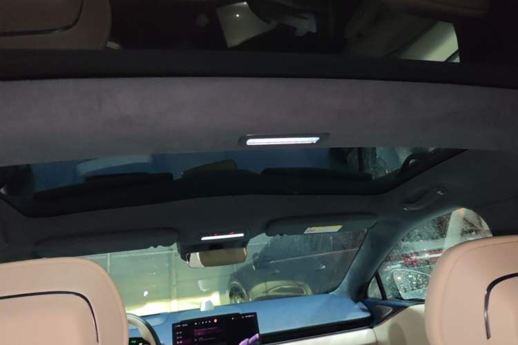 Used Zeekr 007 2025 Long-Range Rear-Wheel-Drive Intelligent Driving Version 100 kWh Headliner