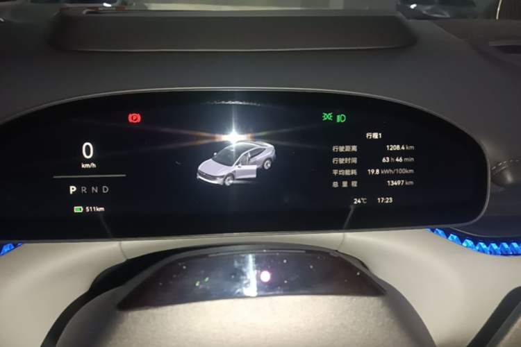 Used Zeekr 007 2025 Long-Range Rear-Wheel-Drive Intelligent Driving Version 100 kWh Instrument Cluster