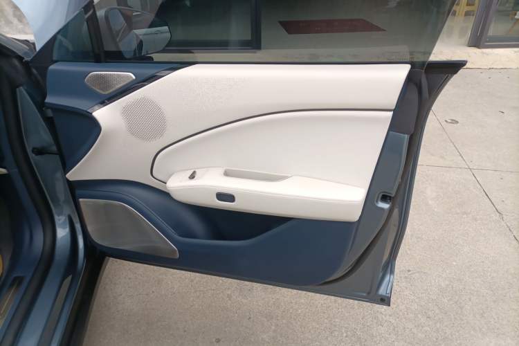 Used Zeekr 007 2025 Long-Range Rear-Wheel-Drive Intelligent Driving Version 100 kWh Interior 3