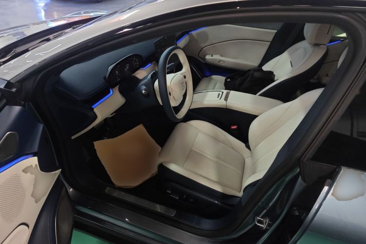 Used Zeekr 007 2025 Rear-Drive Intelligent Driving Version 75 kWh Interior 3