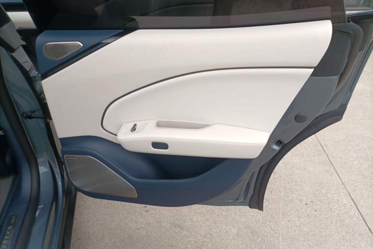 Used Zeekr 007 2025 Long-Range Rear-Wheel-Drive Intelligent Driving Version 100 kWh Interior 4