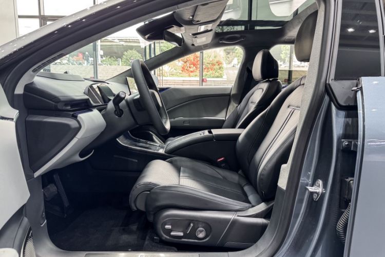 Used Zeekr 007 2025 Rear-Drive Intelligent Driving Version 75 kWh Left Front Seat