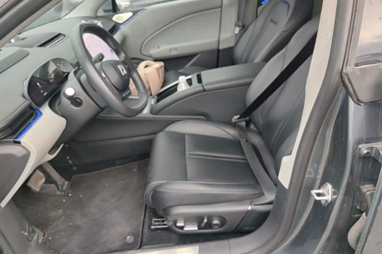 Used Zeekr 007 2025 Long-Range Rear-Wheel-Drive Intelligent Driving Version 100 kWh Left Front Seat