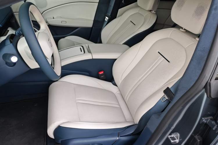 Used Zeekr 007 2025 Rear-Drive Intelligent Driving Version 75 kWh Left Front Seat