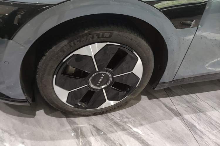 Used Zeekr 007 2025 Rear-Drive Intelligent Driving Version 75 kWh Left Front Wheel Hub