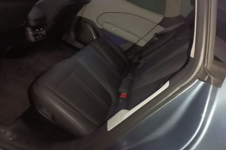 Used Zeekr 007 2025 Long-Range Rear-Wheel-Drive Intelligent Driving Version 100 kWh Left Rear Seat