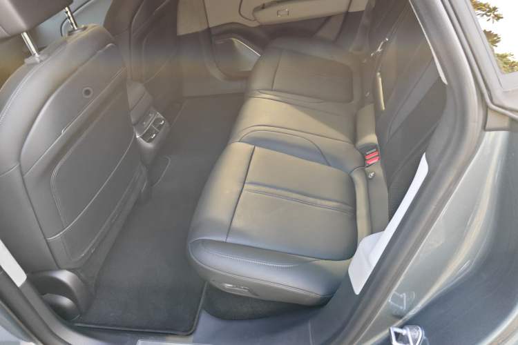Used Zeekr 007 2025 Rear-Drive Intelligent Driving Version 75 kWh Left Rear Seat
