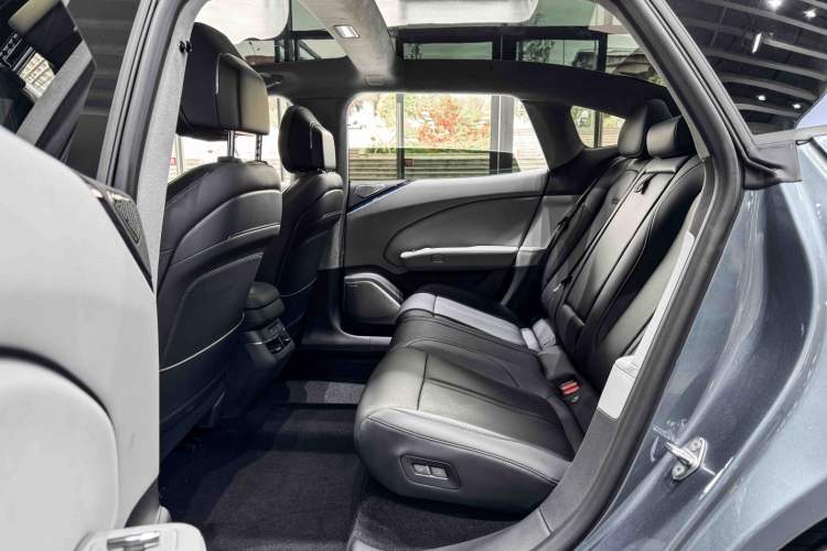 Used Zeekr 007 2025 Rear-Drive Intelligent Driving Version 75 kWh Left Rear Seat