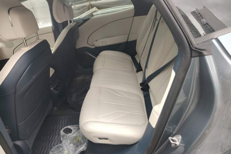 Used Zeekr 007 2025 Rear-Drive Intelligent Driving Version 75 kWh Left Rear Seat