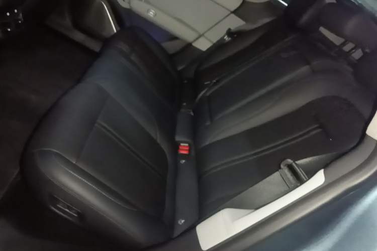 Used Zeekr 007 2025 Long-Range Rear-Wheel-Drive Intelligent Driving Version 100 kWh Left Rear Seat
