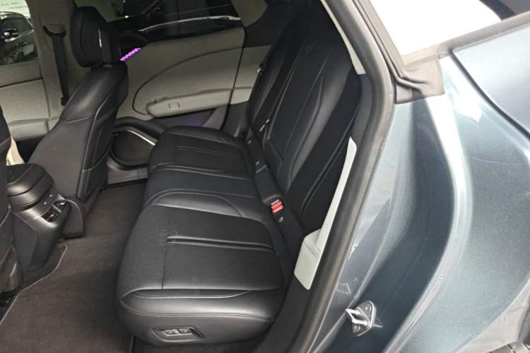 Used Zeekr 007 2025 Long-Range Rear-Wheel-Drive Intelligent Driving Version 100 kWh Left Rear Seat