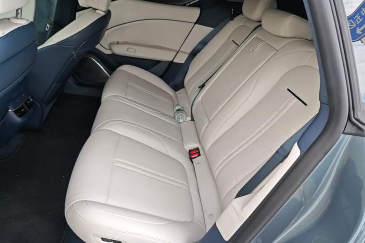 Used Zeekr 007 2025 Rear-Drive Intelligent Driving Version 75 kWh Left Rear Seat