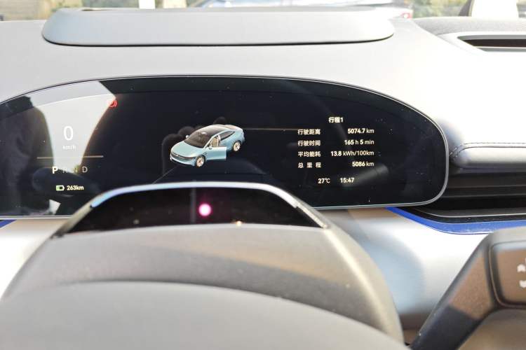 Used Zeekr 007 2025 Rear-Drive Intelligent Driving Version 75 kWh Odometer Close Up