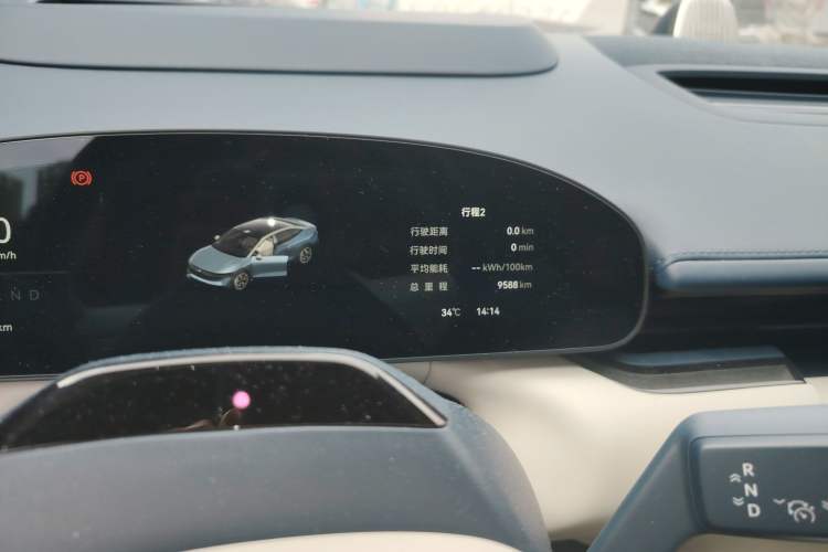 Used Zeekr 007 2025 Rear-Drive Intelligent Driving Version 75 kWh Odometer Close Up