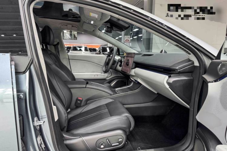Used Zeekr 007 2025 Rear-Drive Intelligent Driving Version 75 kWh Right Front Seat