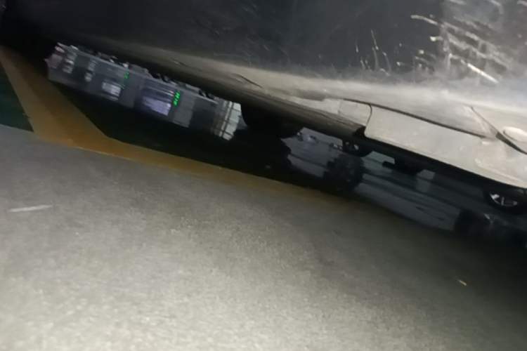 Used Zeekr 007 2025 Long-Range Rear-Wheel-Drive Intelligent Driving Version 100 kWh Right Side Sill