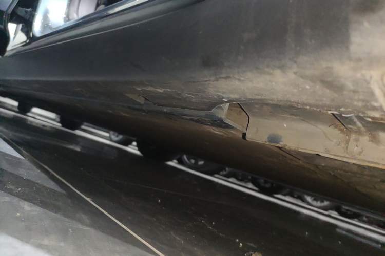 Used Zeekr 007 2025 Long-Range Rear-Wheel-Drive Intelligent Driving Version 100 kWh Right Side Sill