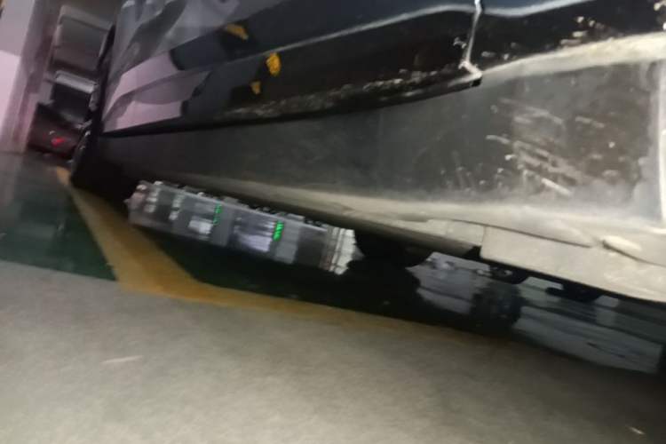 Used Zeekr 007 2025 Long-Range Rear-Wheel-Drive Intelligent Driving Version 100 kWh Right Side Sill