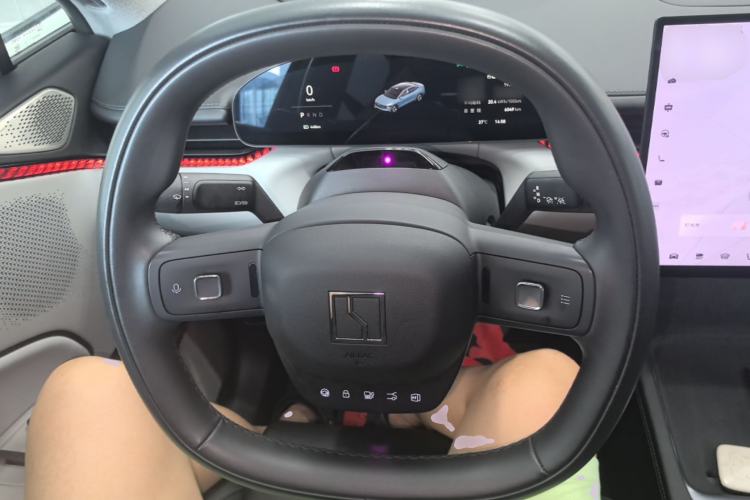 Used Zeekr 007 2025 Long-Range Rear-Wheel-Drive Intelligent Driving Version 100 kWh Steering Wheel