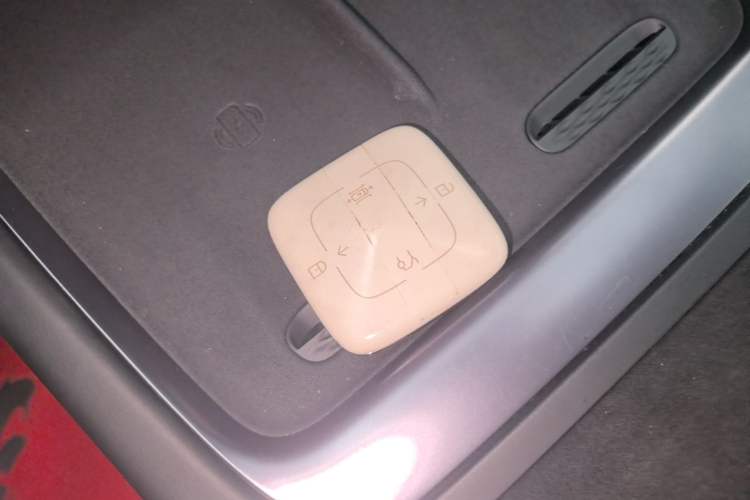 Used Zeekr 007 2025 Long-Range Rear-Wheel-Drive Intelligent Driving Version 100 kWh Vehicle Key