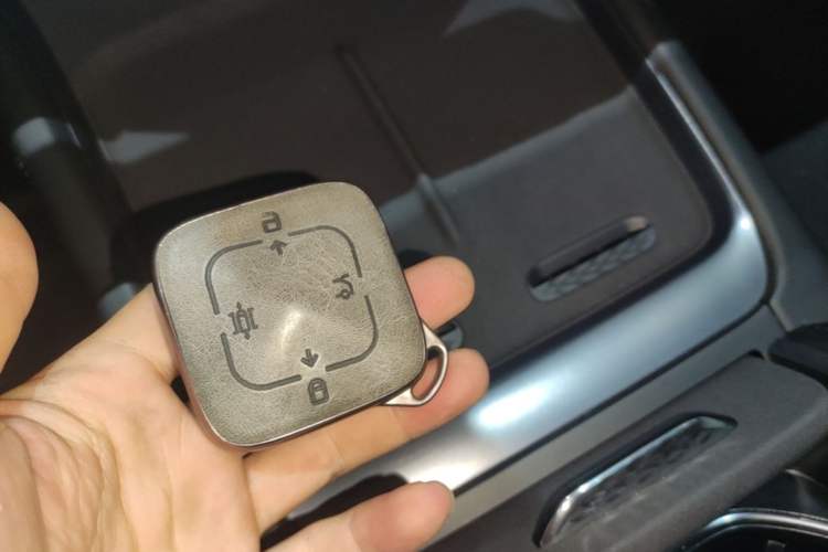 Used Zeekr 007 2025 Long-Range Rear-Wheel-Drive Intelligent Driving Version 100 kWh Vehicle Key