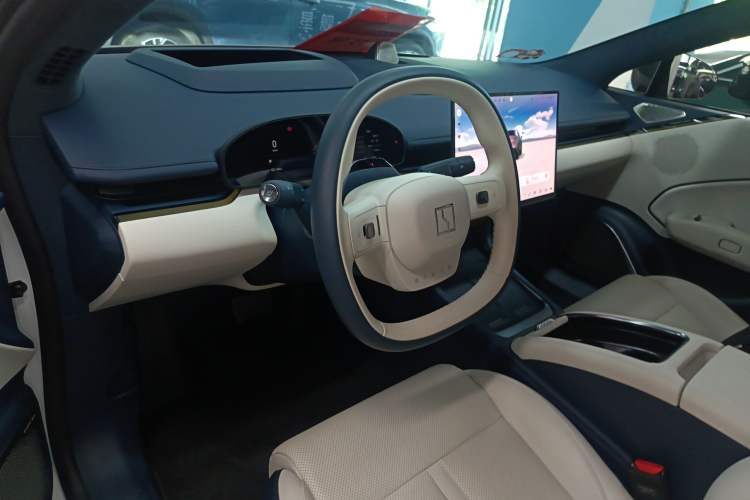 Used Zeekr 007 2025 Rear-Drive Intelligent Driving Version 75 kWh Center Console