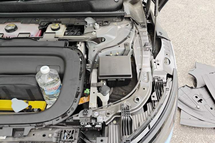 Used Zeekr 007 2025 Long-Range All-Wheel-Drive Intelligent Driving Version 100 kWh Engine Bay Left