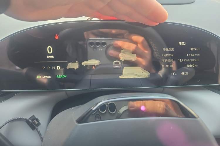 Used Zeekr 007 2025 Rear-Drive Intelligent Driving Version 75 kWh Odometer Close Up