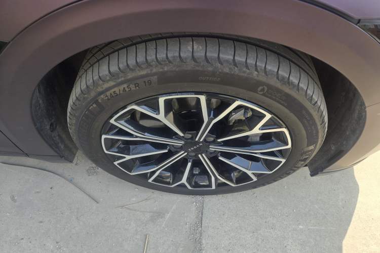 Used Zeekr 007 2025 Rear-Drive Intelligent Driving Version 75 kWh Right Front Wheel Hub